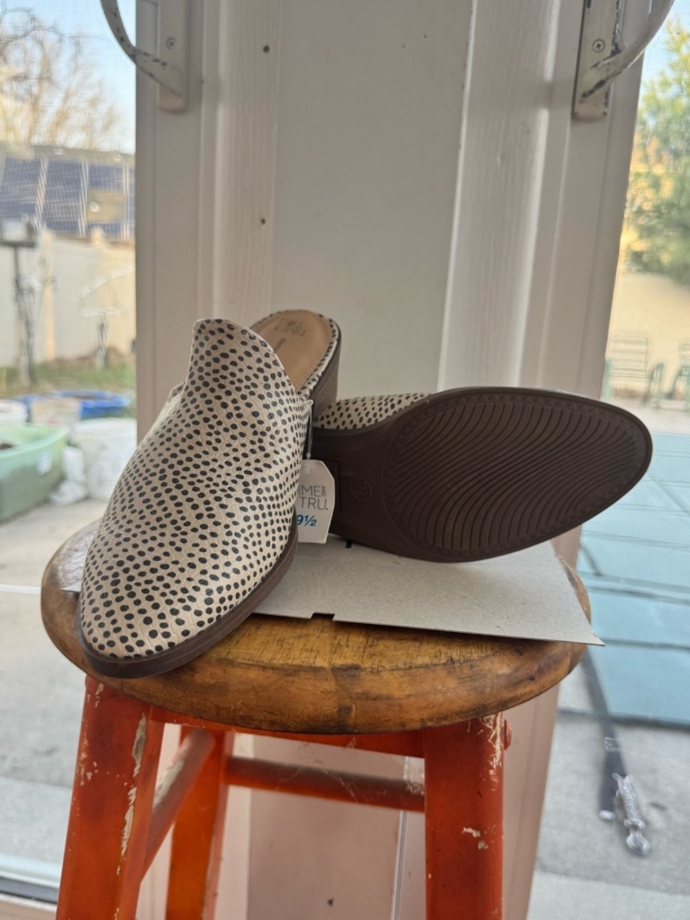 Time and Tru Women's Memory Foam Polka Dot Mules Size 9.5 low block 1.5 Inches - Picture 4 of 8